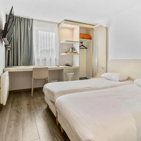 Kyriad Deauville - St Arnoult 3* סנט-ארנו
