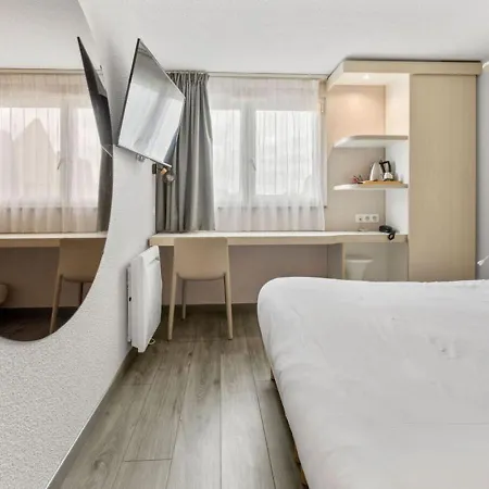 فندق Kyriad Deauville - St Arnoult 3*