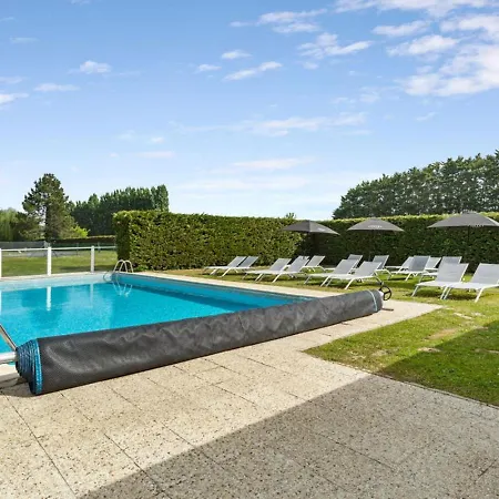 Kyriad Deauville - St Arnoult 3* סנט-ארנו