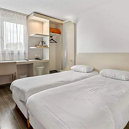 Hotel Kyriad Deauville - St Arnoult 3*
