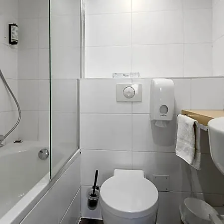 Hotel Kyriad Deauville - St Arnoult 3*