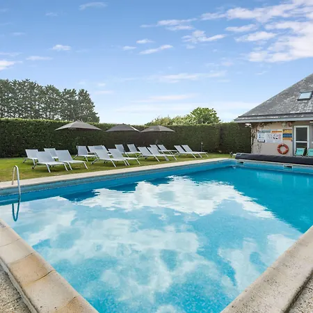 Kyriad Deauville - St Arnoult سانت أرنولت