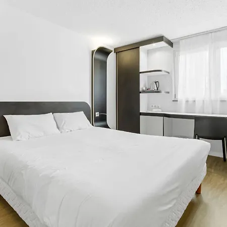 Kyriad Deauville - St Arnoult فندق 3*