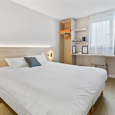 Kyriad Deauville - St Arnoult فندق