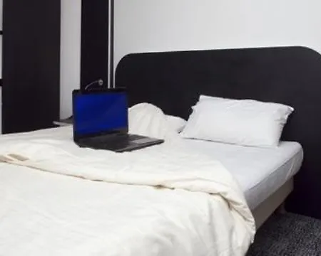 基里亚德德维勒圣阿尔努特酒店